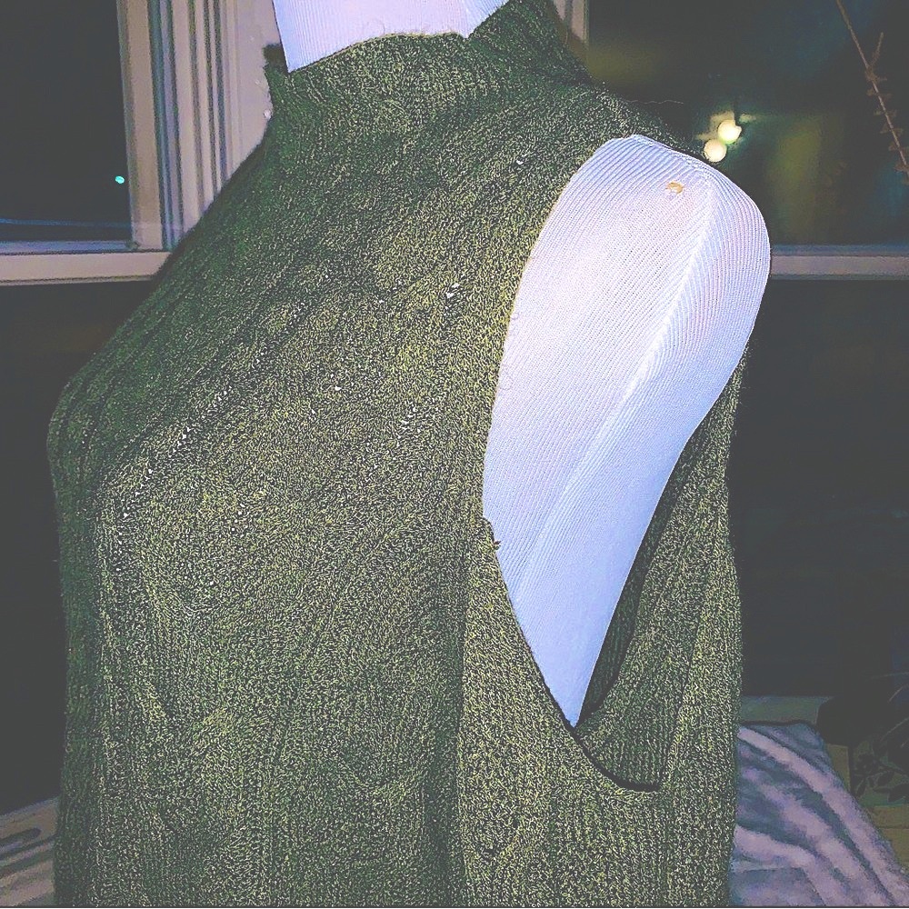 NY & Company Olive Green Knit Sweater with cold shoulders XL - Picture 10 of 10